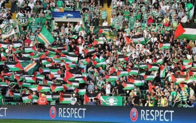 حقيقة رفع جماهير منتخب اسكتلندا لعلم فلسطين أثناء مباراتهم مع إسرائيل