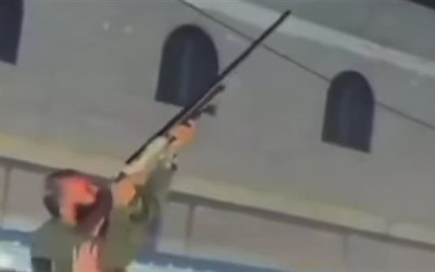 بعد توثيق متصدقش للواقعة ومخالفتها للقانون.. "الداخلية" تتحفظ على بندقيتين احتفل بهما "خيرالله" و"تتخذ الإجراءات القانونية"