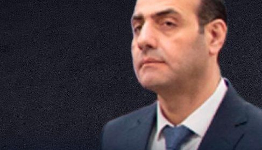 جامعة وهمية يدعي حازم الشرع حصوله على دكتوراه منها .. ترأس مجلس أمنائها مندوب اليمن بـ "الجامعة العربية" وأعطت شهادات لمسؤولين بنظام "الأسد"