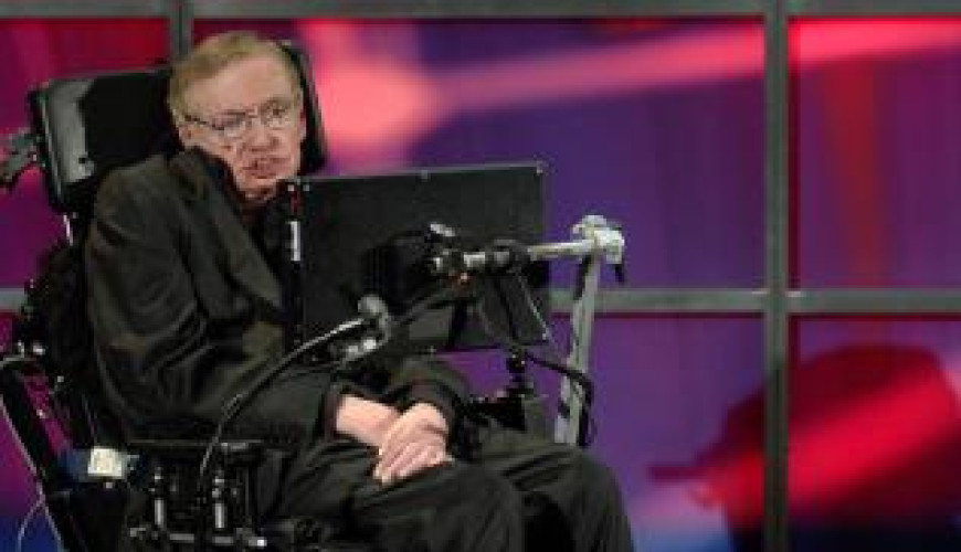 على عكس ادّعاء عمرو أديب وعبدالله رشدي ستيفن هوكينغ لم يكن "زبونًا" لدى "إبستين"