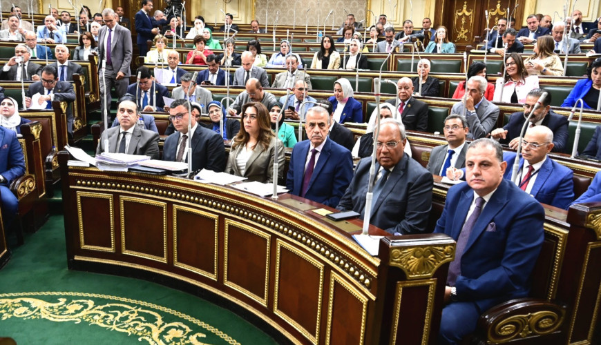قانون الإيجار القديم.. الحكومة تفشل في توفير الإحصاءات ونواب الموالاة يوافقون "على عماهم"